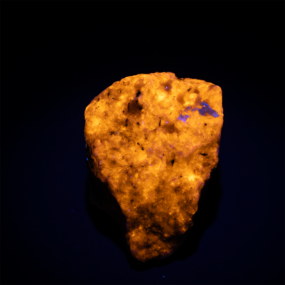 Sodalite, Aegirine - 3,5 x 3,5 x 2,5 cm