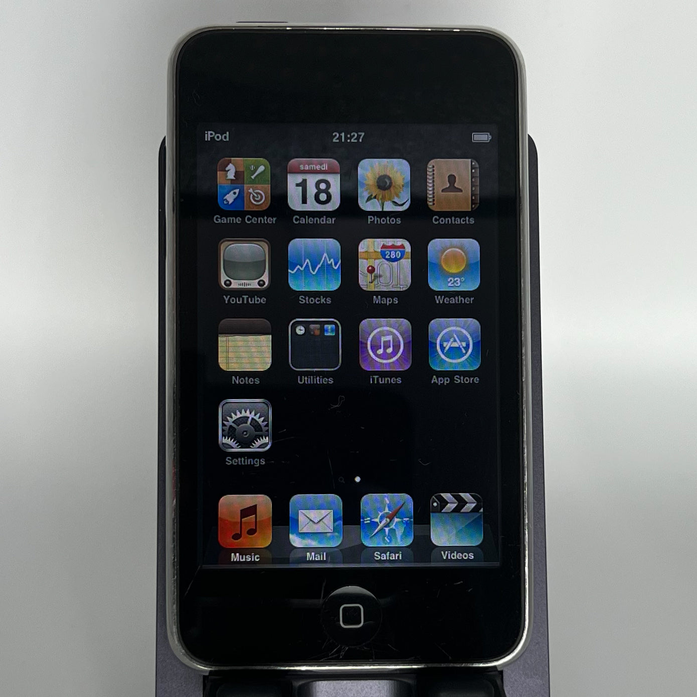 iPod Touch 2 - 8GB - Works fine - iOS 4.2.1