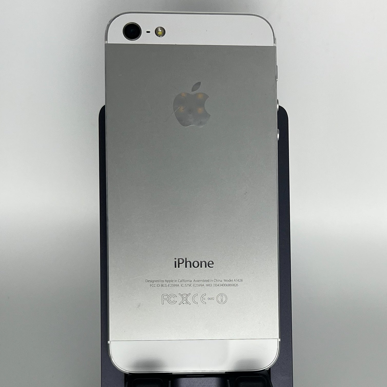 iPhone 5 - iOS 8.3 (RARE) - Locked - 16GB - Working fine