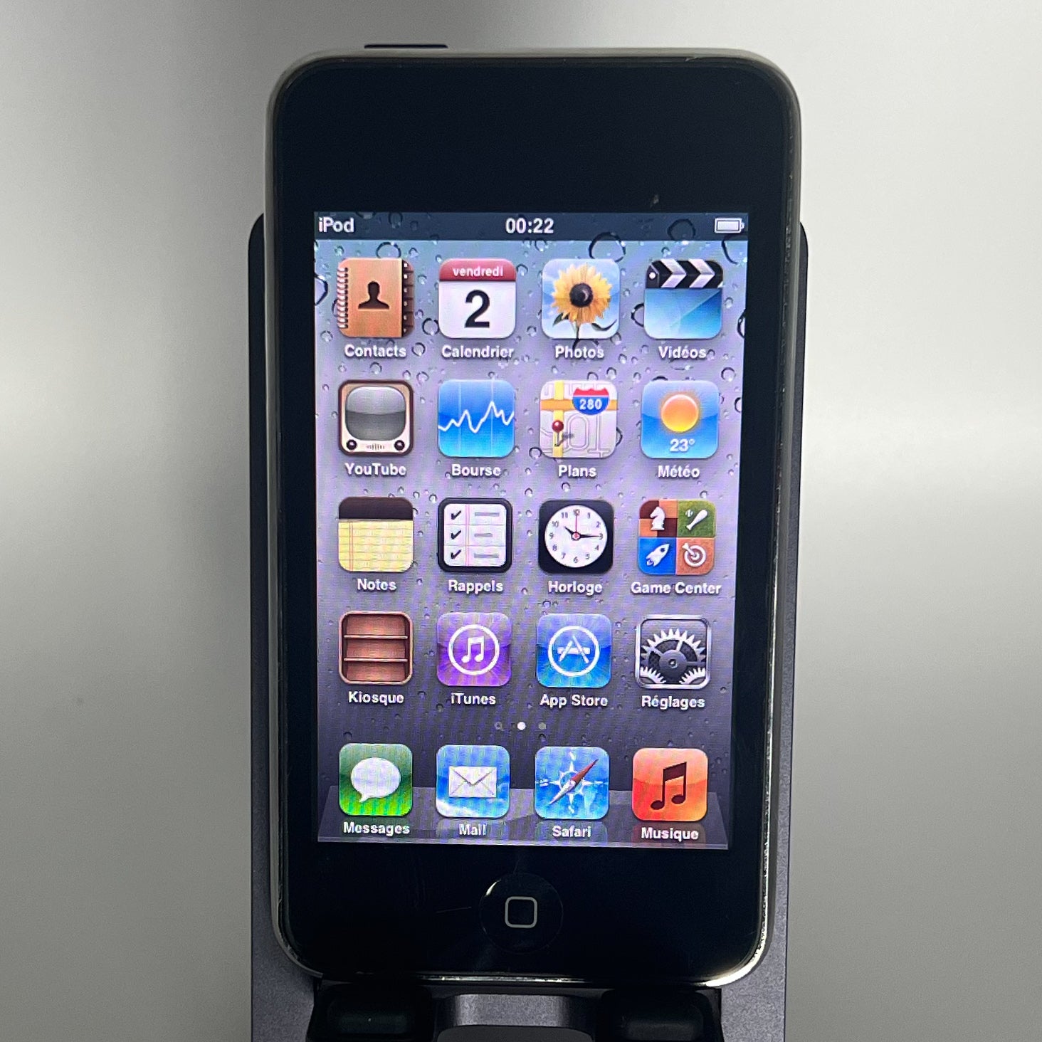 iPod Touch 3 - 32GB - Works fine - iOS 5.1.1