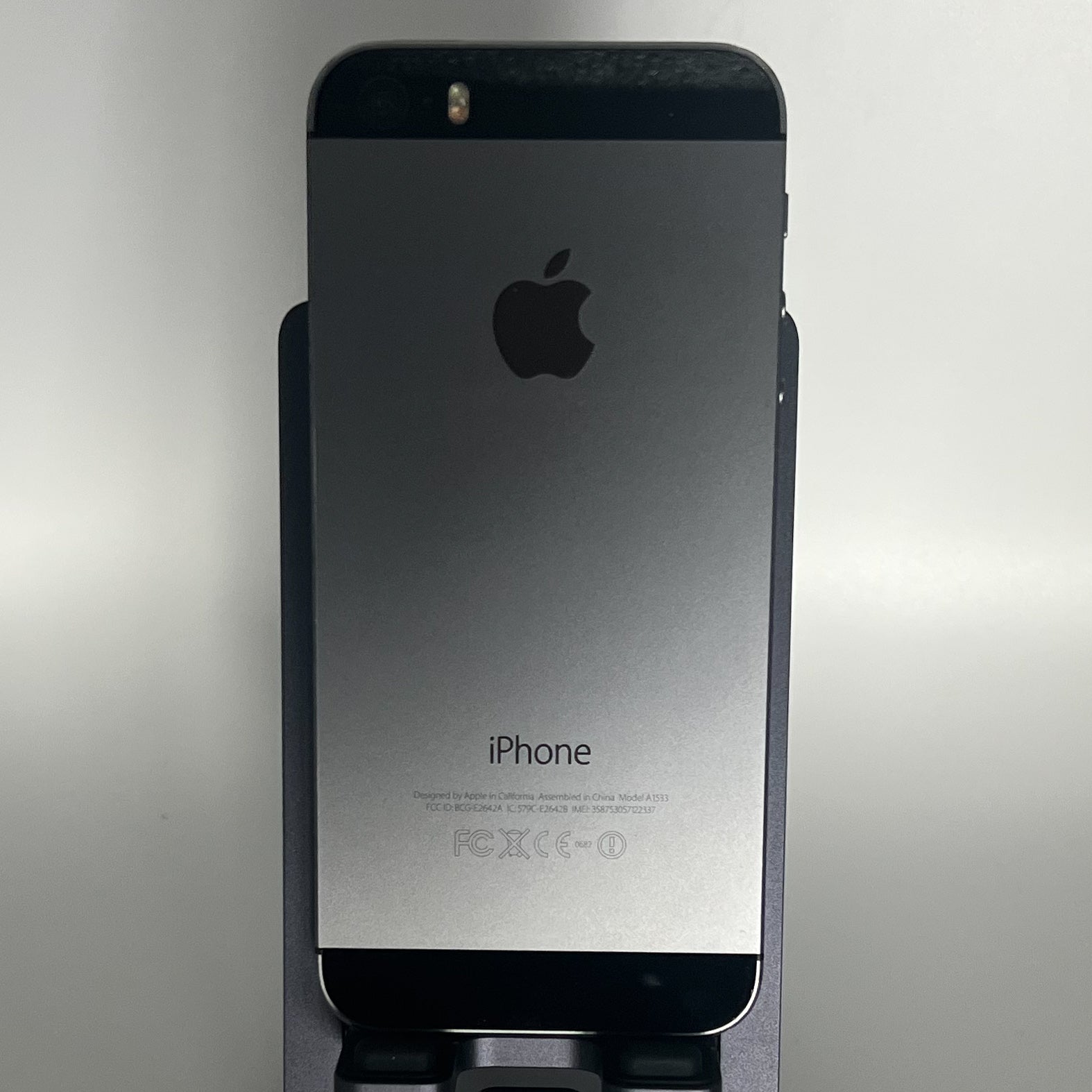 iPhone 5S - iOS 9.3.2 (RARE) - Unlocked - 32GB - Battery 93%