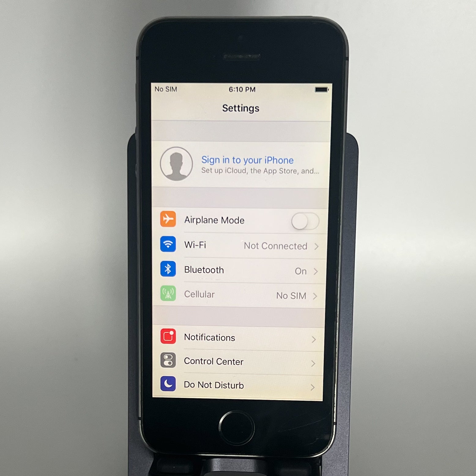 iPhone 5S - iOS 10.3.1 (RARE) - locked - 16GB - Battery 93%