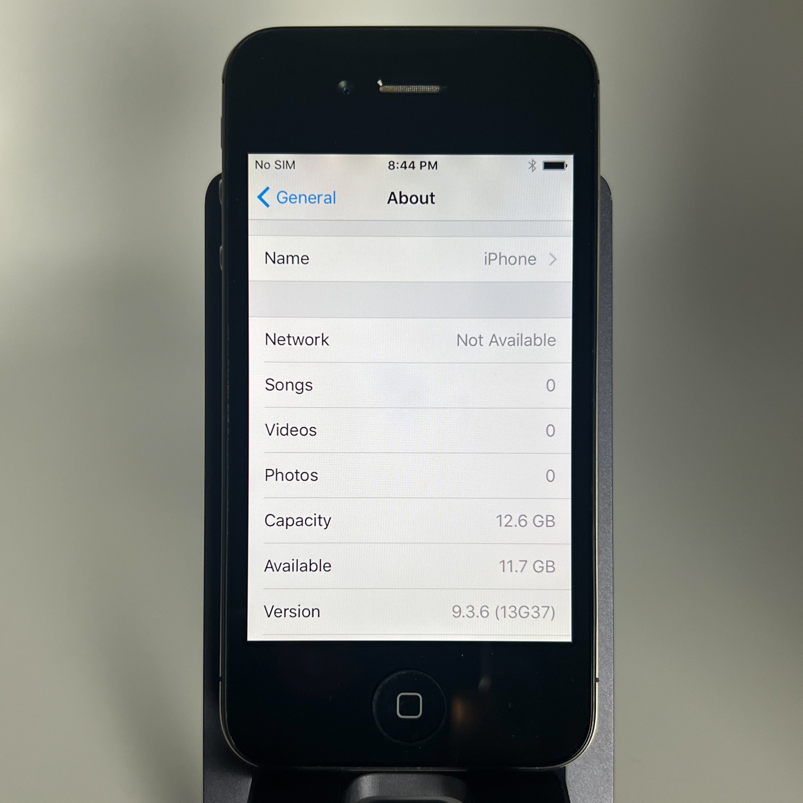 iPhone 4S - Works fine - 16GB - iOS 9.3.6 - Battery 88% - Unlocked