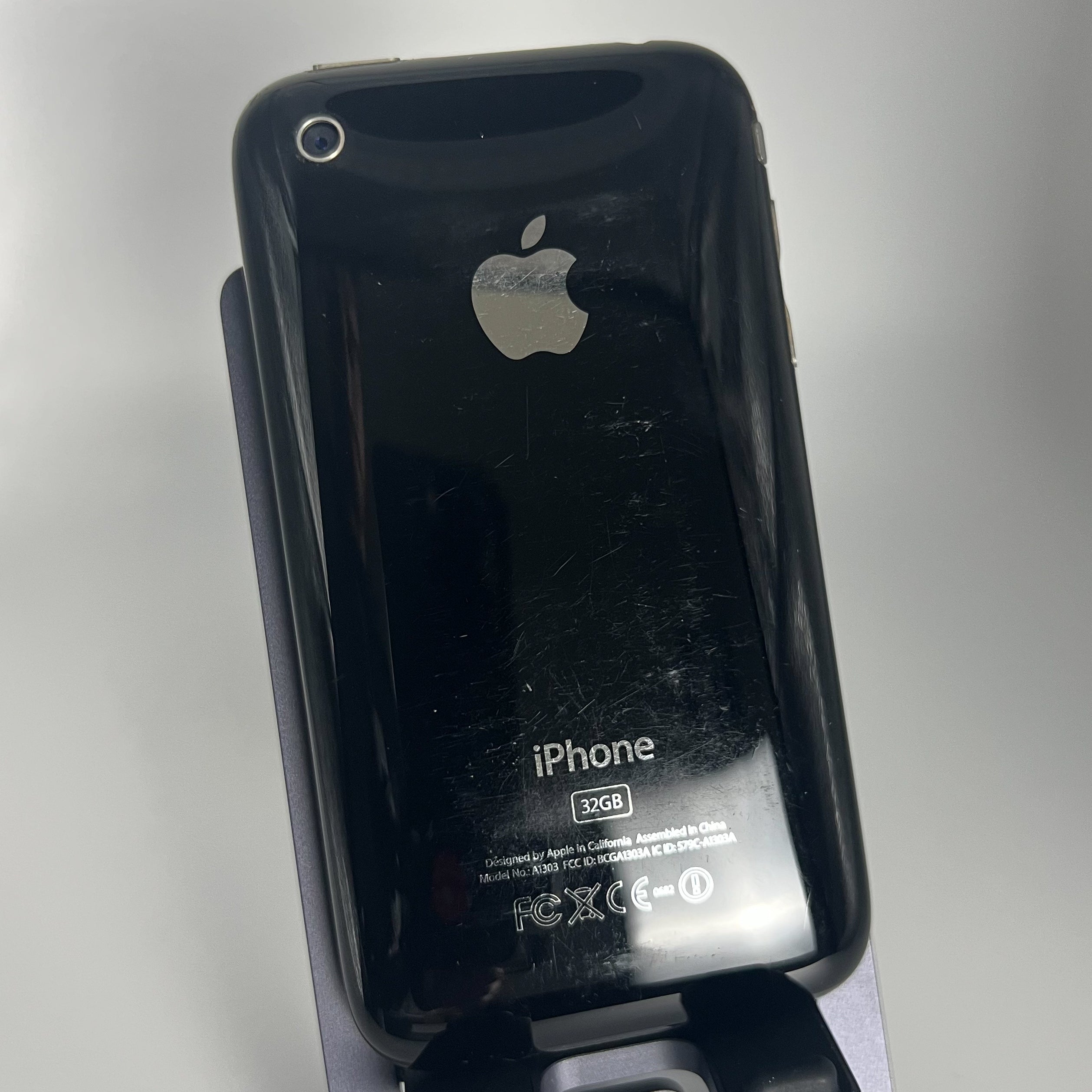 iPhone 3GS - iOS 4.0.2 (RARE) - 32GB - Works fine - Unlocked