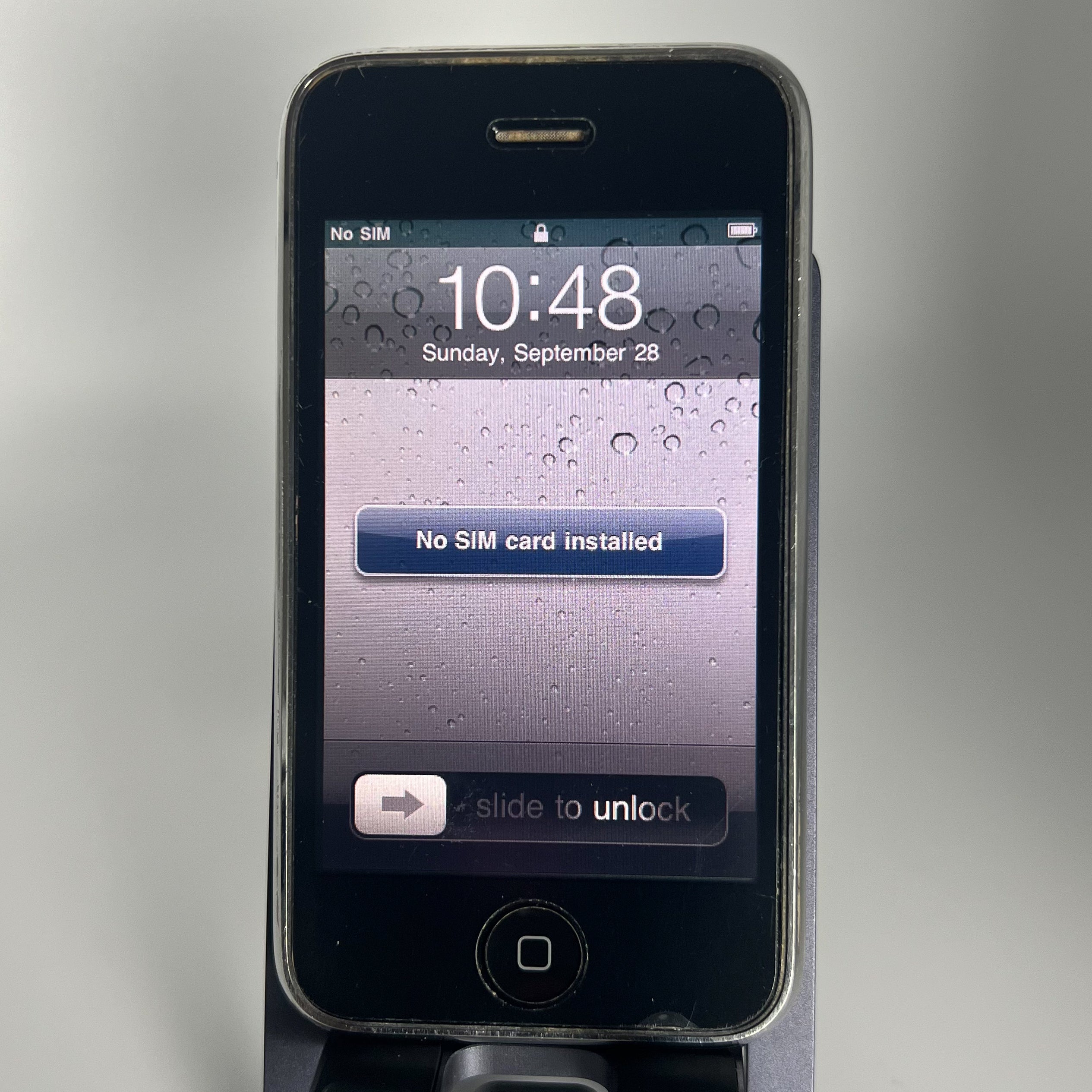 iPhone 3GS - iOS 4.0.2 (RARE) - 32GB - Works fine - Unlocked