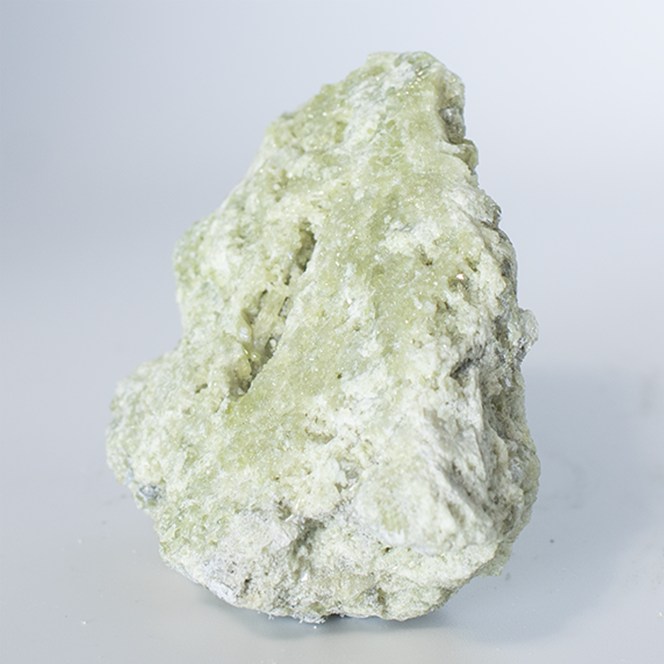 Vesuvianite - 5.5 x 4.5 x 2.5 cm - 63.3 g