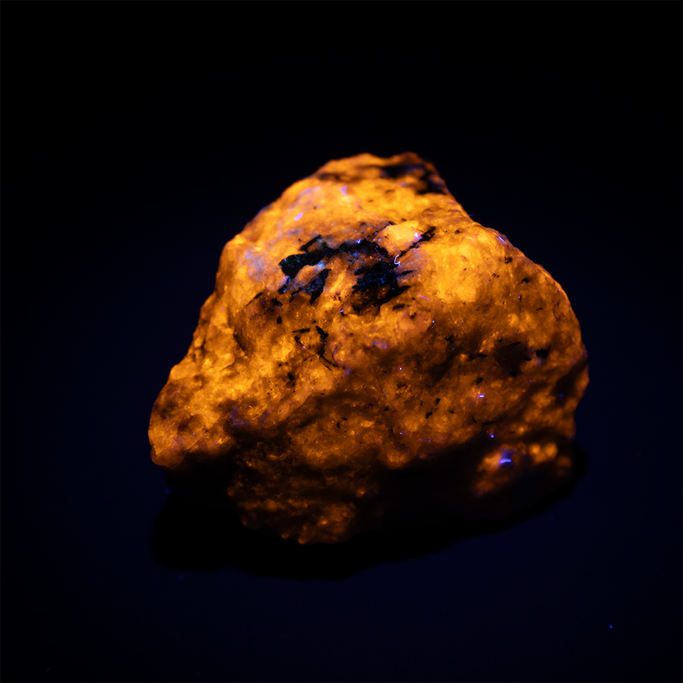 Sodalite, Aegirine - 3,5 x 3,5 x 2,5 cm