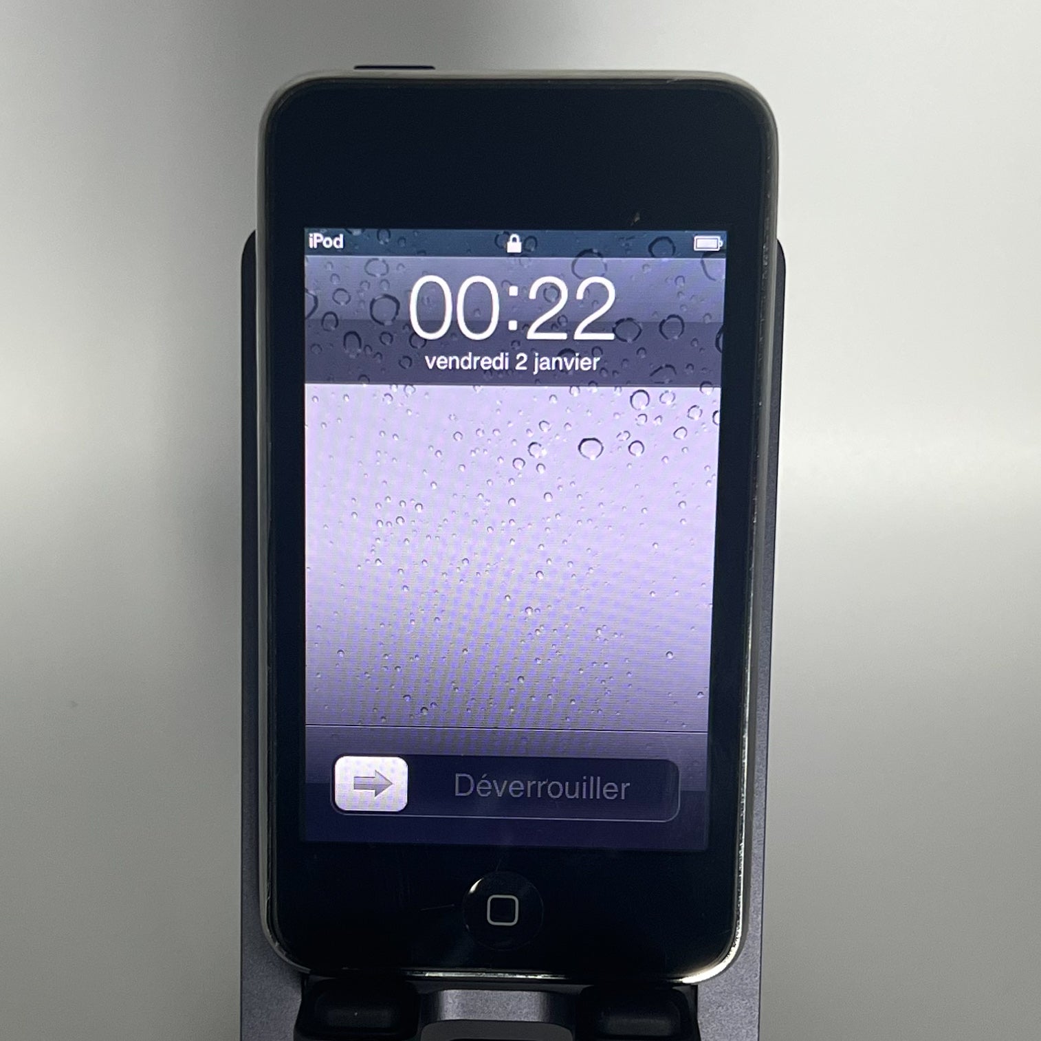 iPod Touch 3 - 32GB - Works fine - iOS 5.1.1