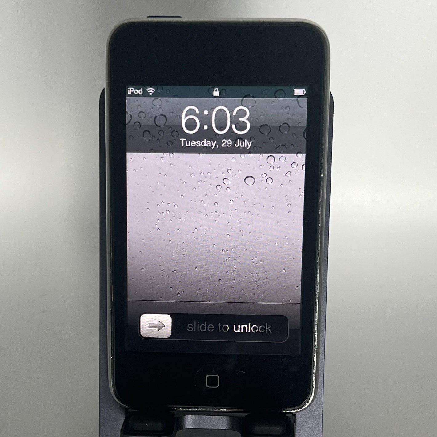 iPod Touch 3 - 64GB - Works fine - iOS 5.1.1