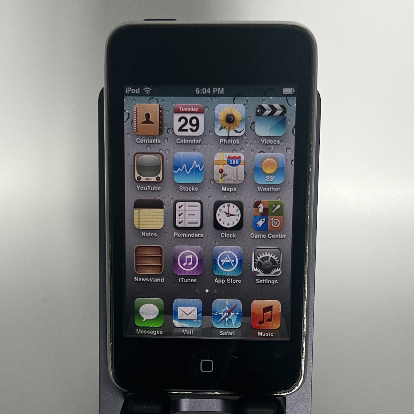 iPod Touch 3 - 64GB - Works fine - iOS 5.1.1