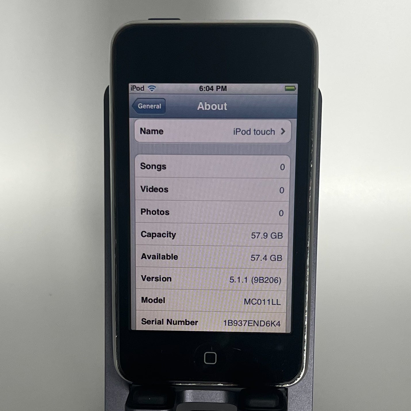 iPod Touch 3 - 64GB - Works fine - iOS 5.1.1