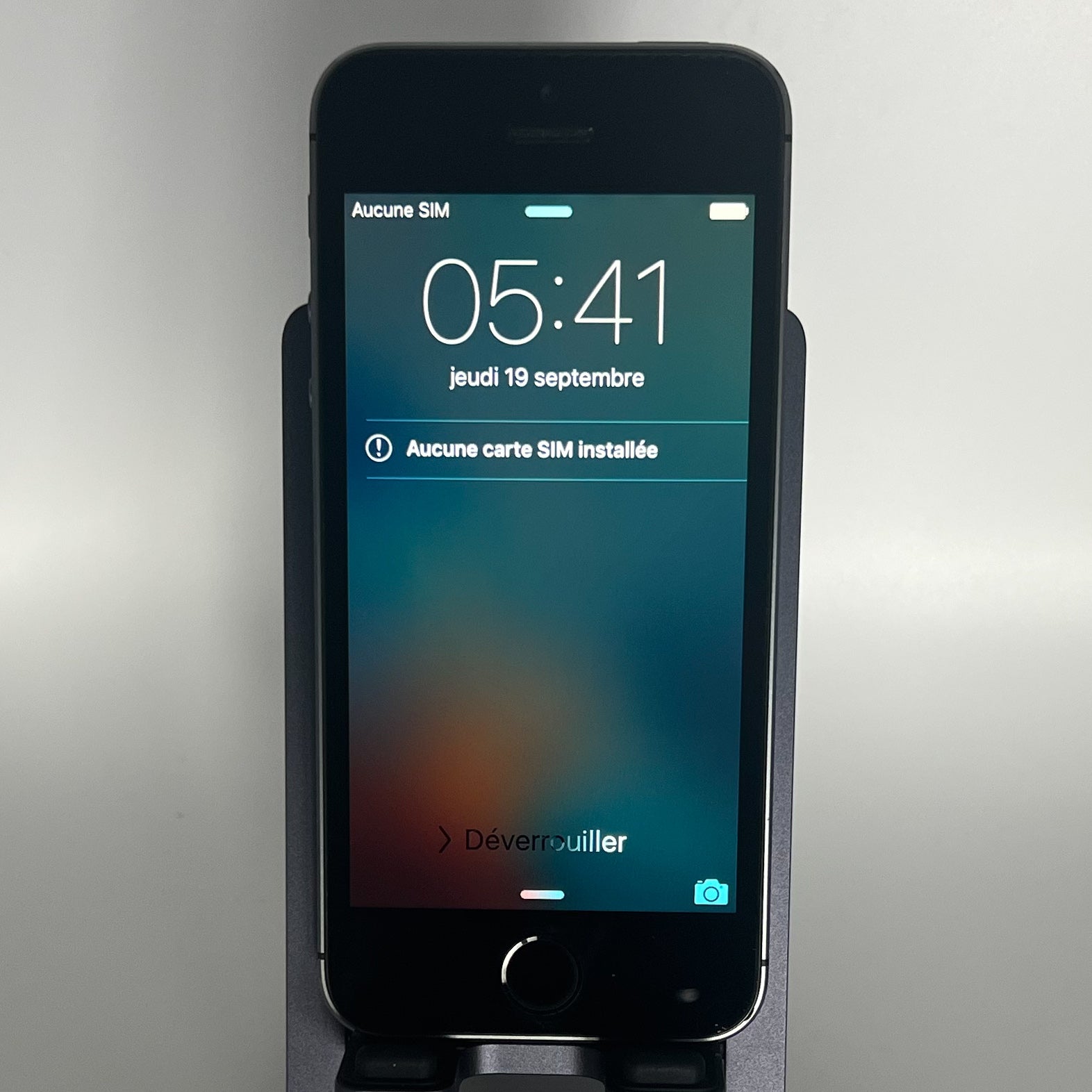 iPhone 5S - iOS 9.3.2 (RARE) - Unlocked - 32GB - Battery 93%