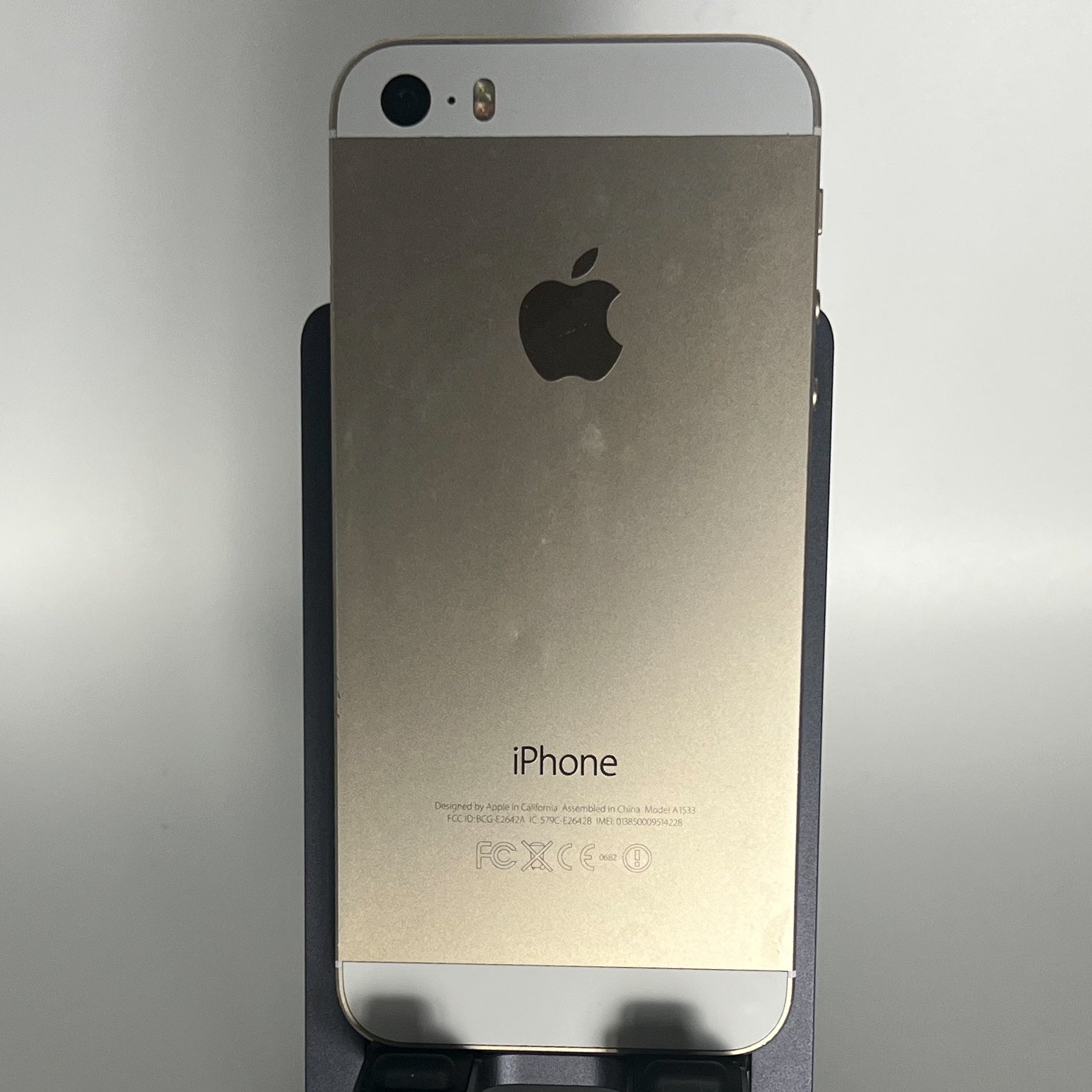 iPhone 5S - iOS 12.5.7 - 32GB - Battery 86% - locked
