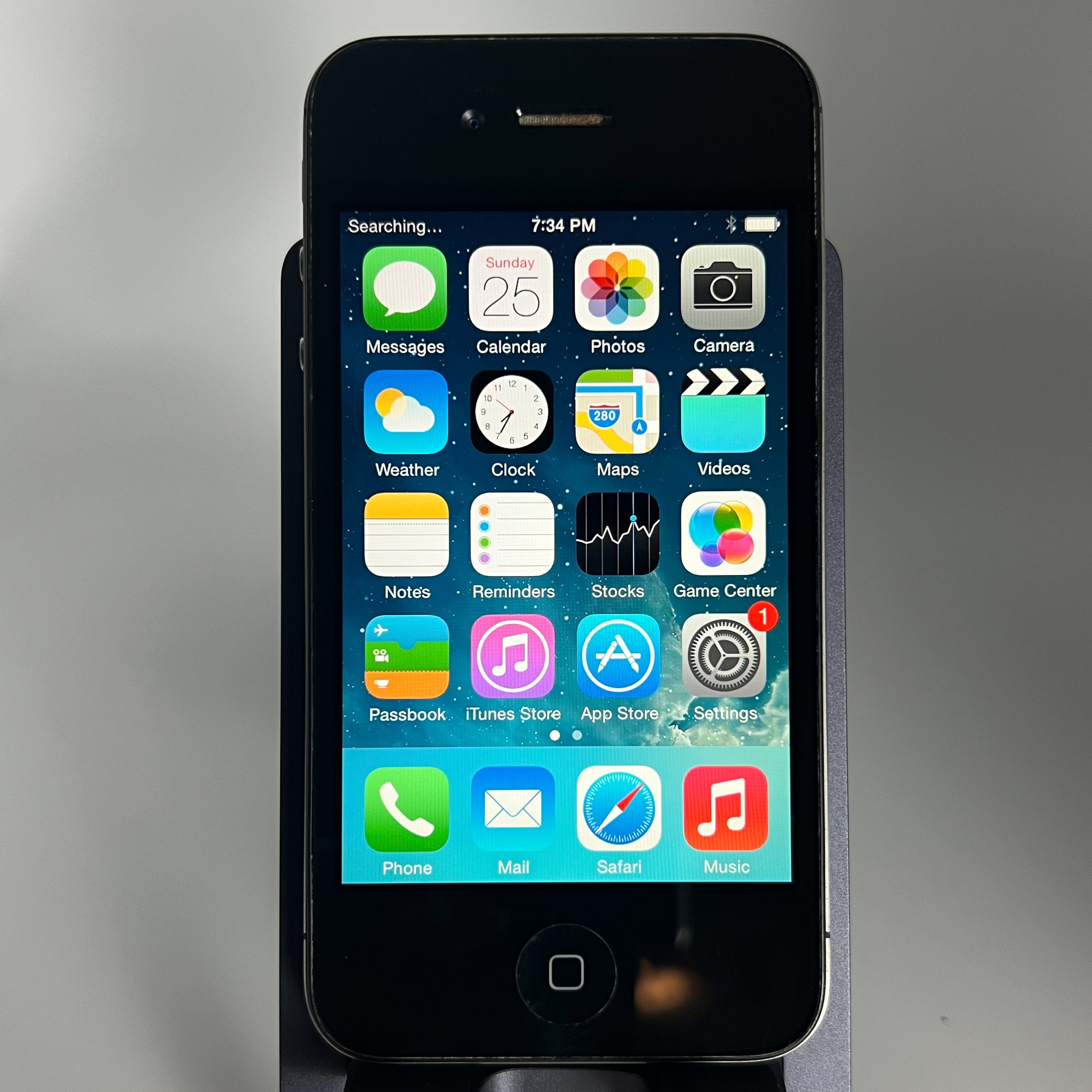 iPhone 4S - iOS 7.1.2 (RARE) - Works fine - 16GB - Battery 82% - Unlocked