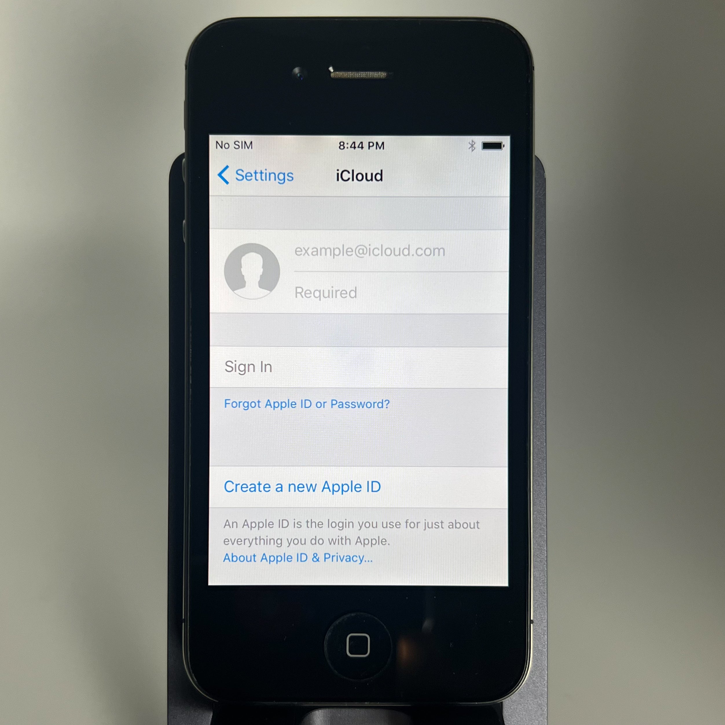 iPhone 4S - Works fine - 16GB - iOS 9.3.6 - Battery 88% - Unlocked