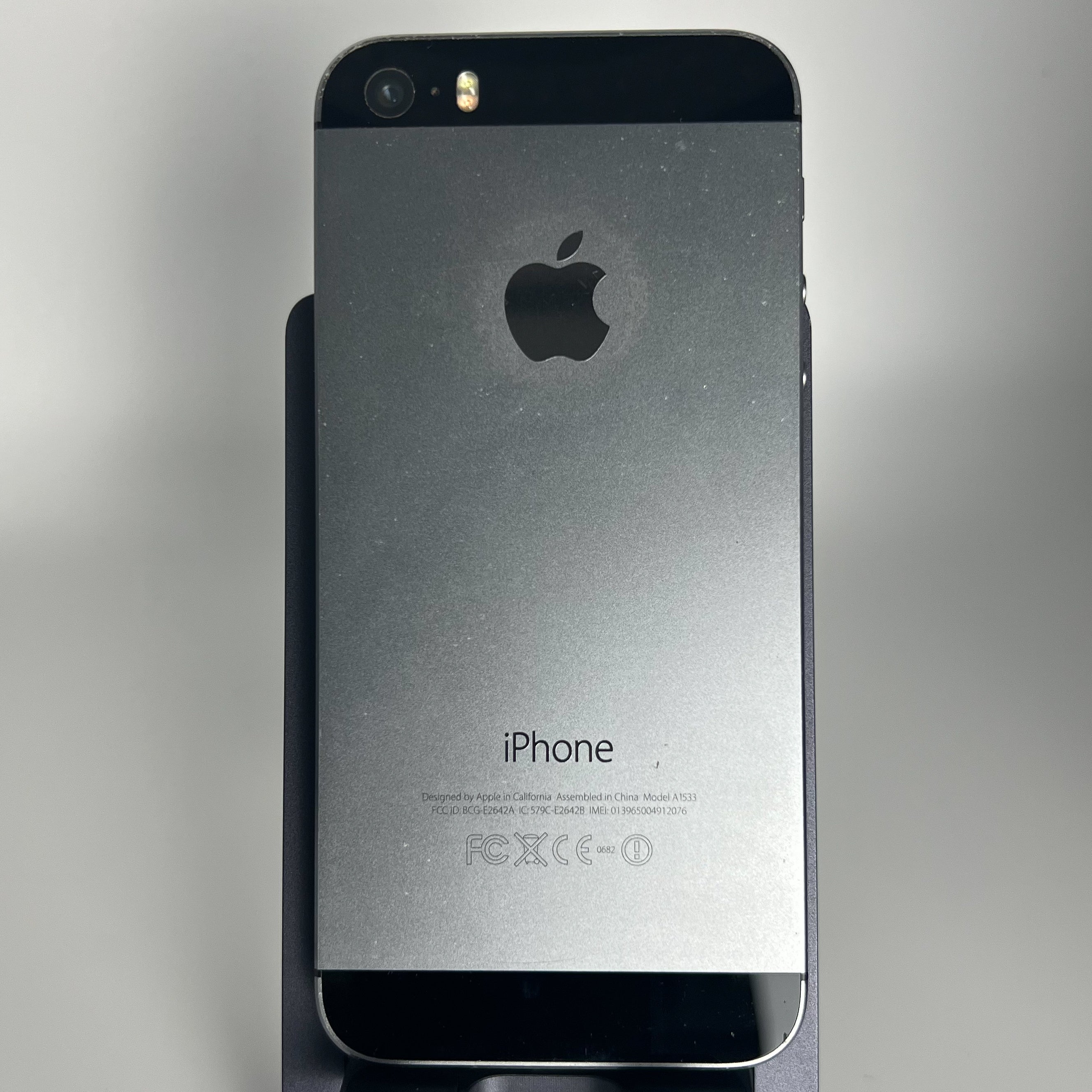 iPhone 5S - iOS 12.5.7 - 16GB - Battery 87% - Locked