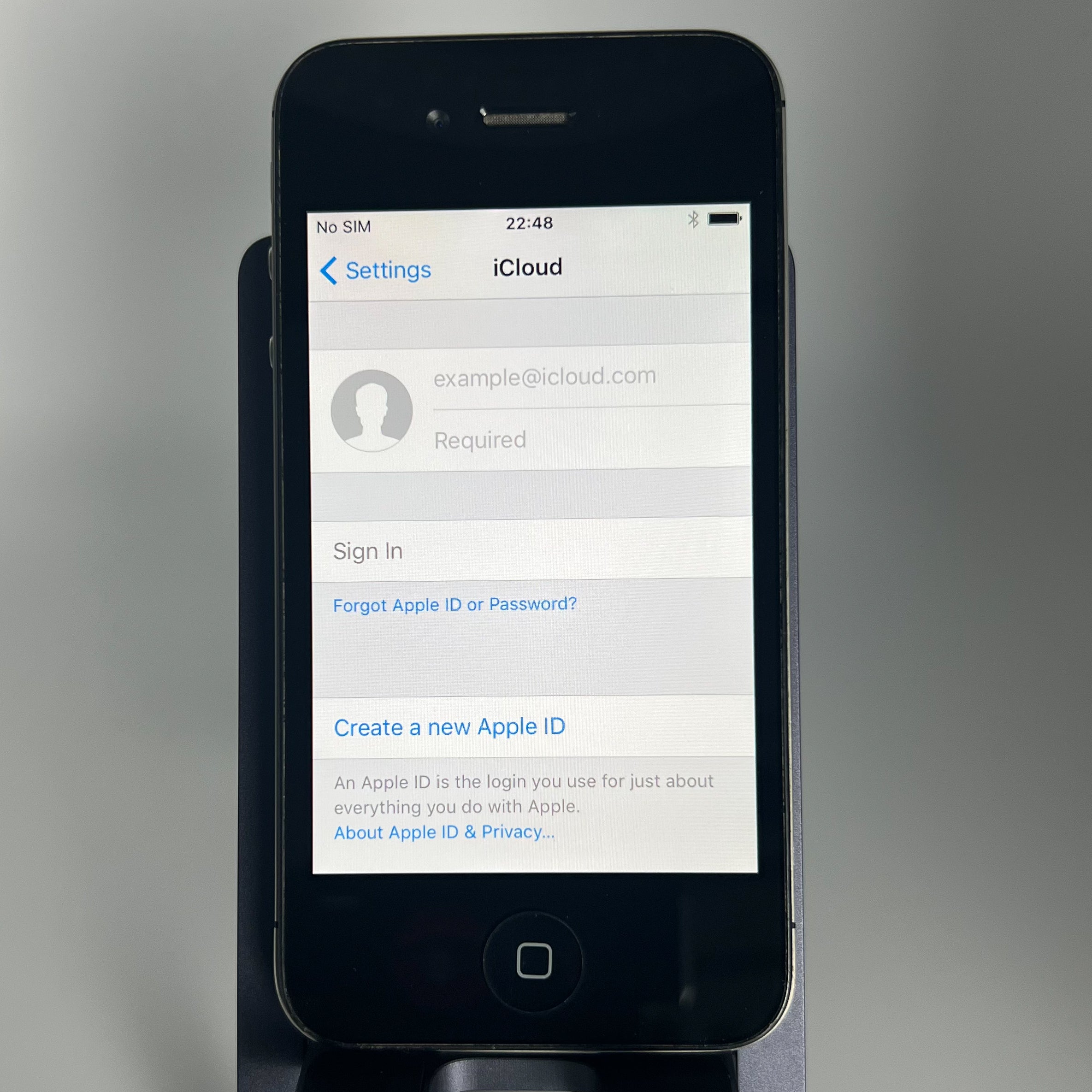 iPhone 4S - Works fine - 8GB - iOS 9.3.5 - Battery 93% - Unlocked