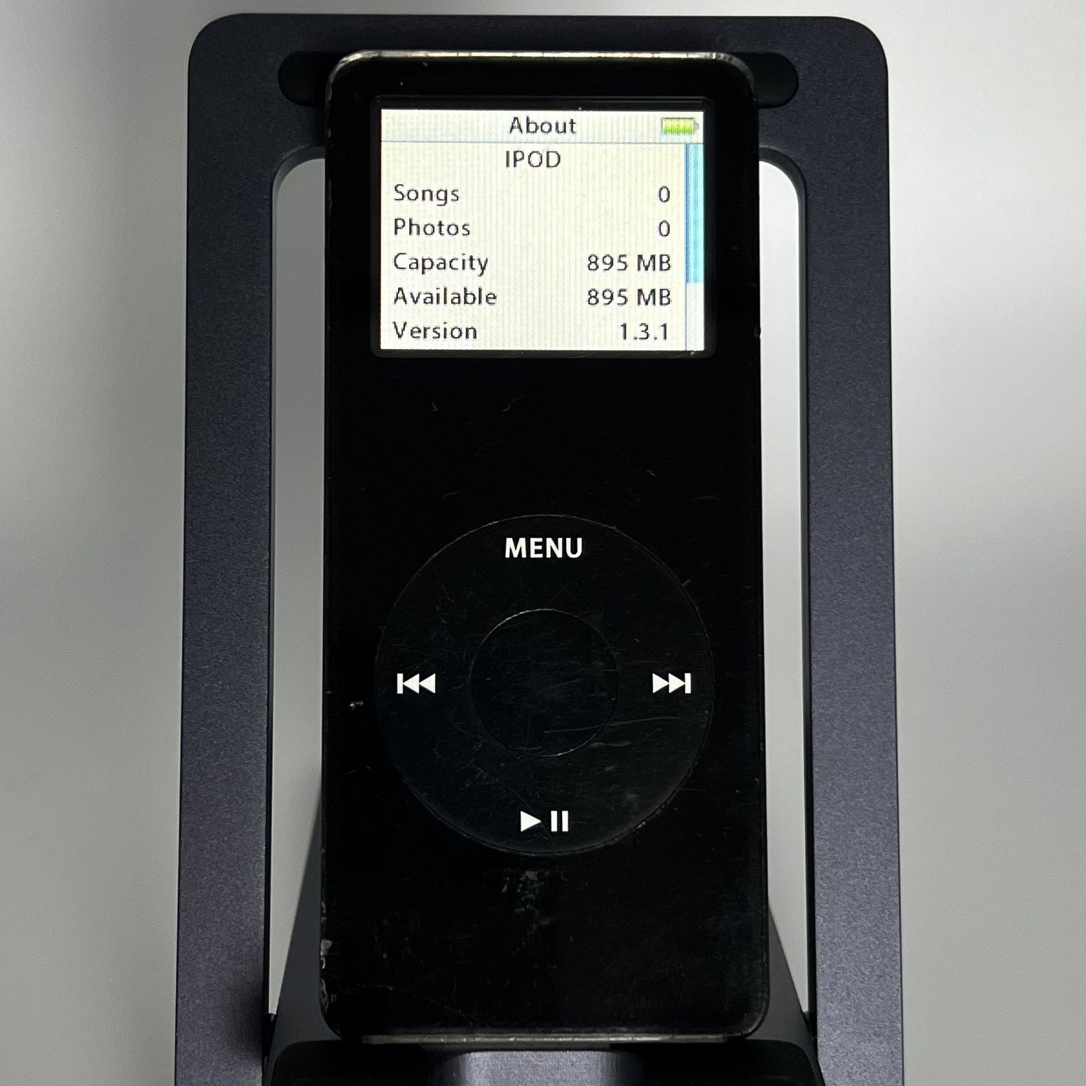 iPod Nano 1 - 1GB - A1137 - Works fine