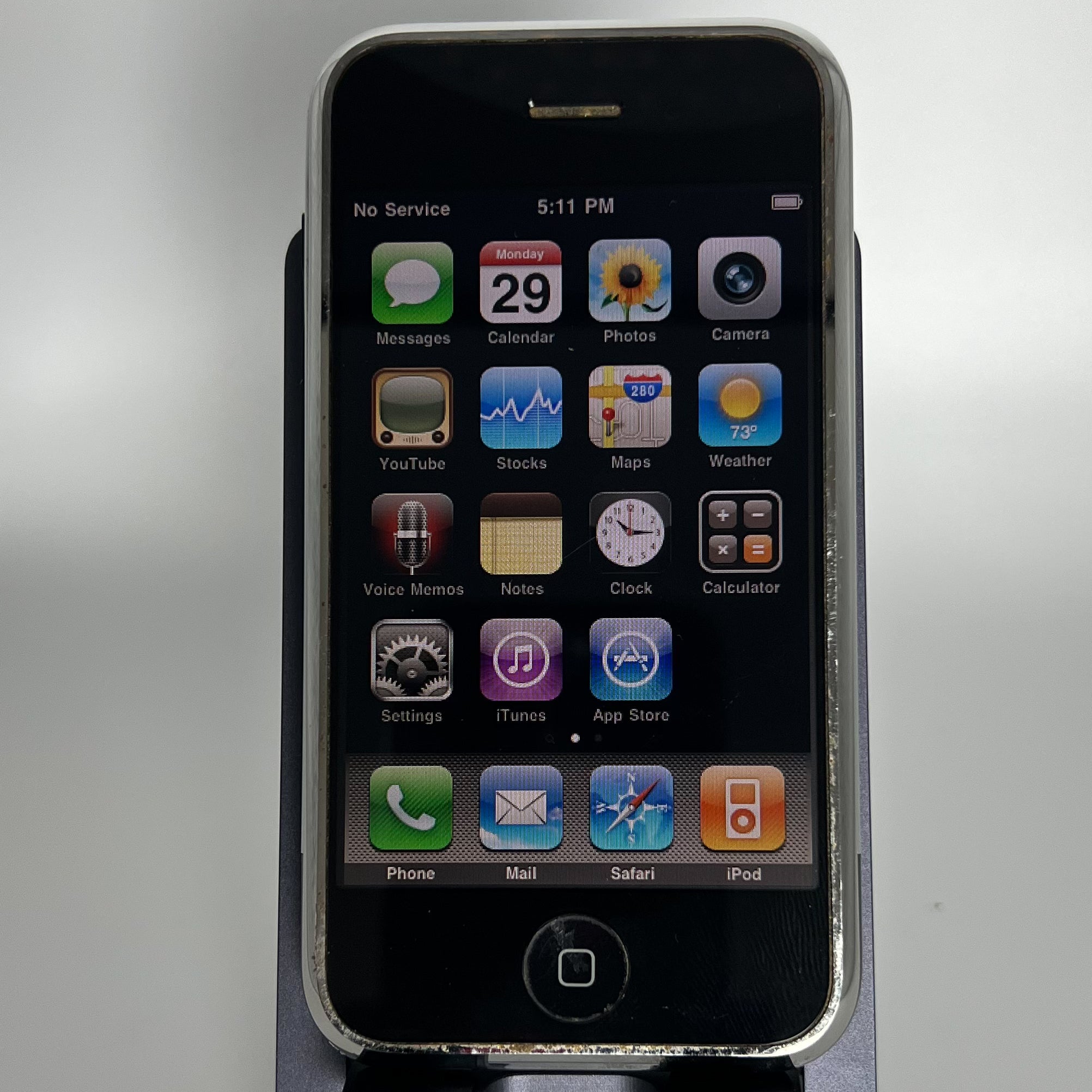iPhone 2G - 8GB - iOS 3.1.3 - Locked - Works fine