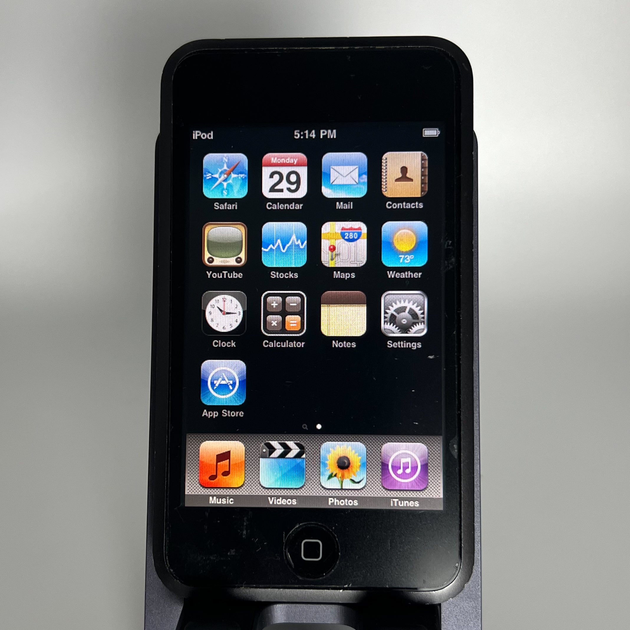 iPod Touch 1 - iOS 3.1.3 - Works fine - 8GB - A1213