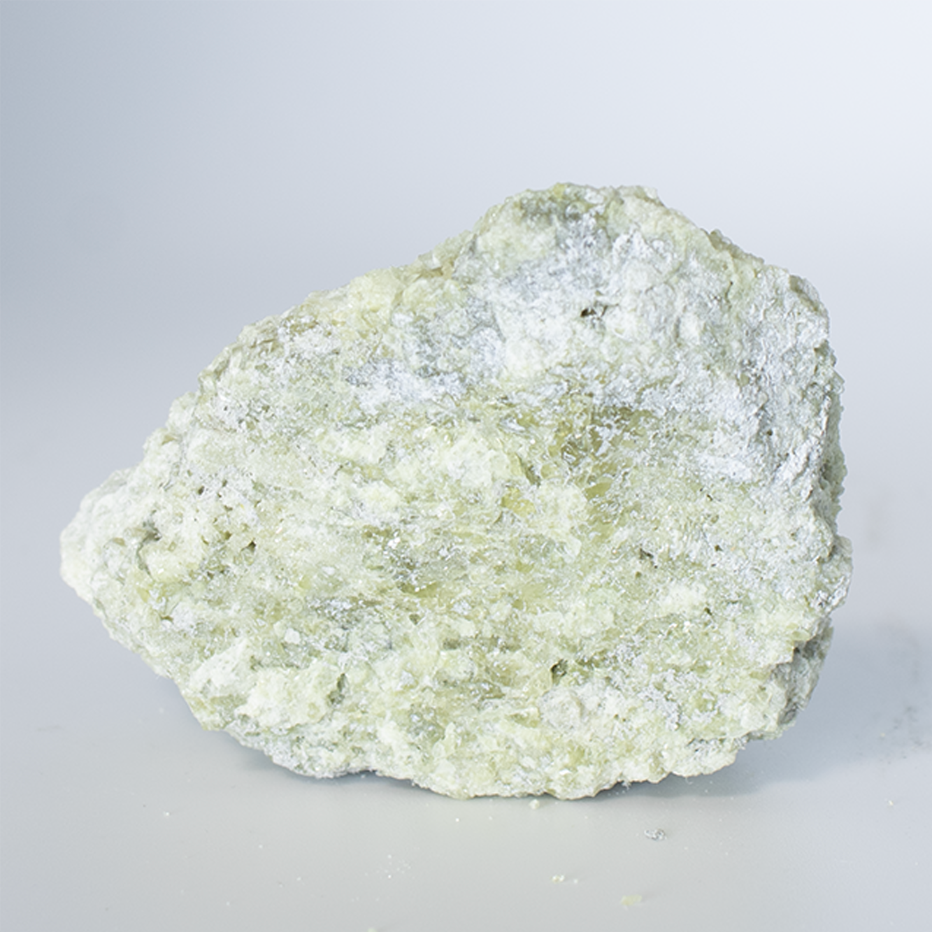 Vesuvianite - 5.5 x 4.5 x 2.5 cm - 63.3 g