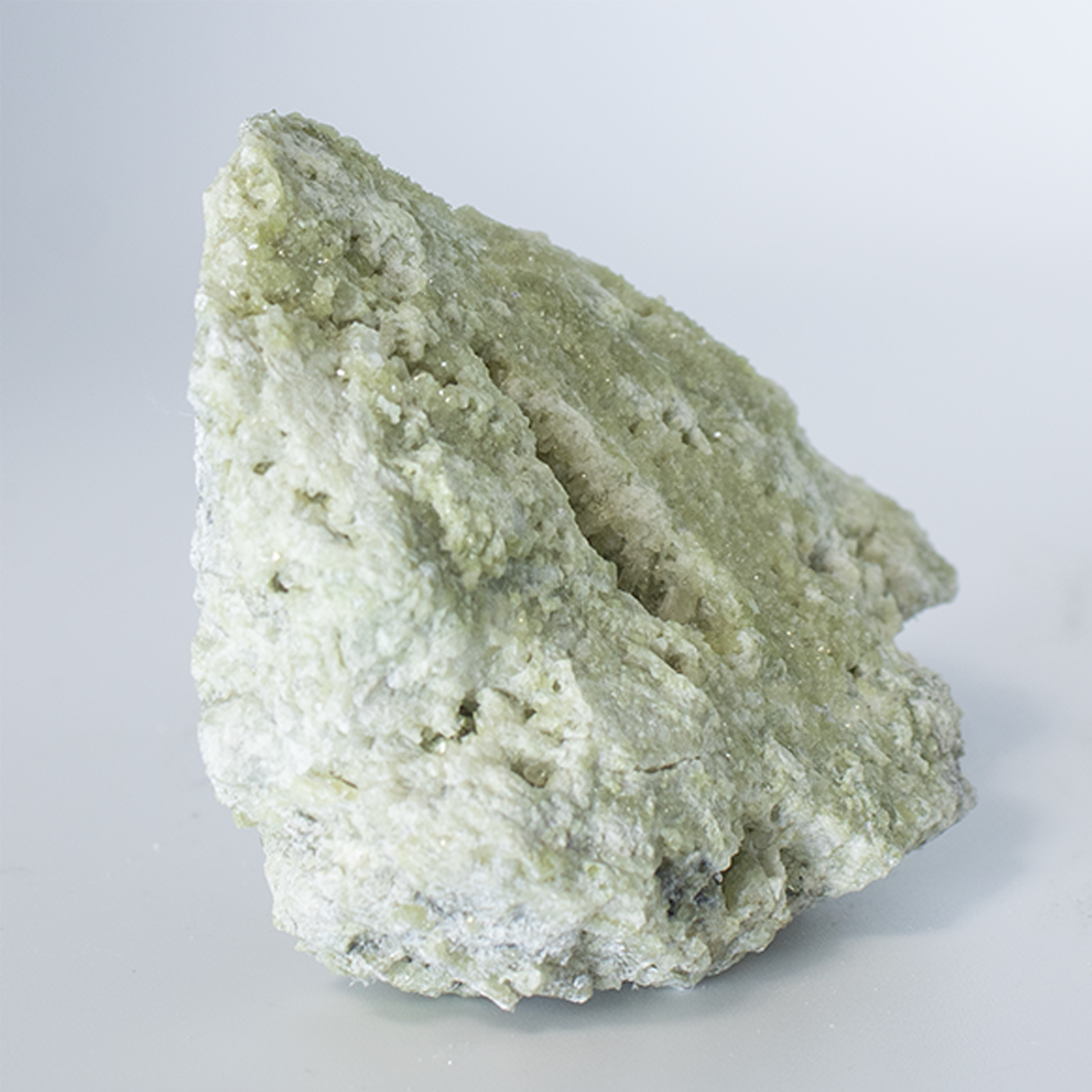 Vesuvianite - 5.5 x 4.5 x 2.5 cm - 63.3 g